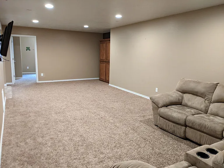 1491 Avon Ln — Photo 14