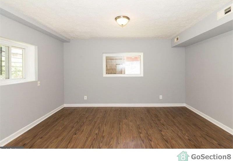 2nd image of 900 Cator Ave APT 1