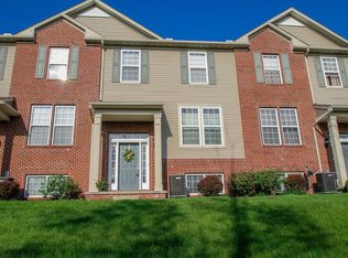 240 Woodhaven Dr, Akron, OH 44321