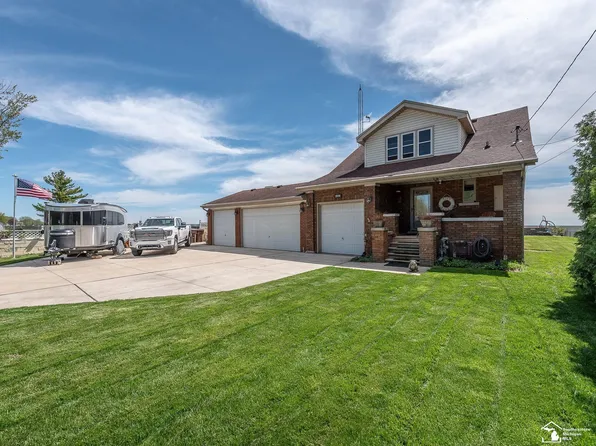 2174 Edgewater St, Monroe, MI 48162