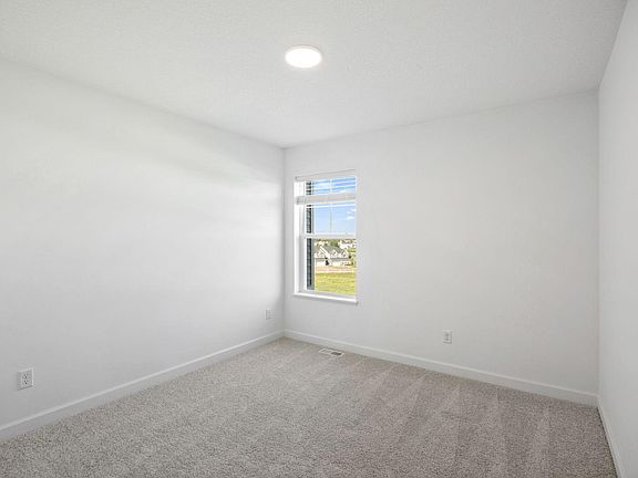 4th image of 217 Huntington Dr