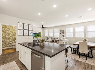 12827 N Watt Ln, Sylmar, CA 91342