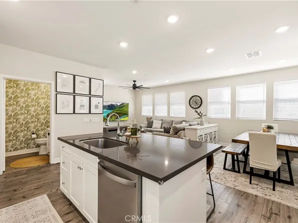 12827 N Watt Ln, Sylmar, CA 91342