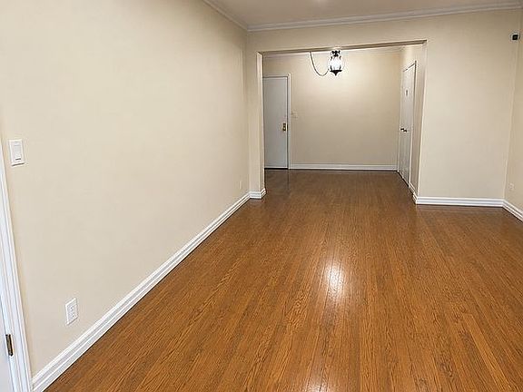 4th image of 67-38 108th St APT C27