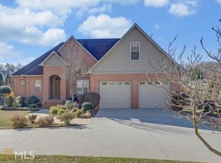 225 Grand Magnolia Ln, Clarkesville, GA 30523