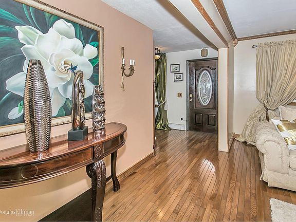 3rd image of 45 West Ave
