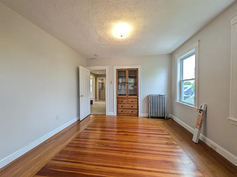 14 Montgomery St — Photo 5