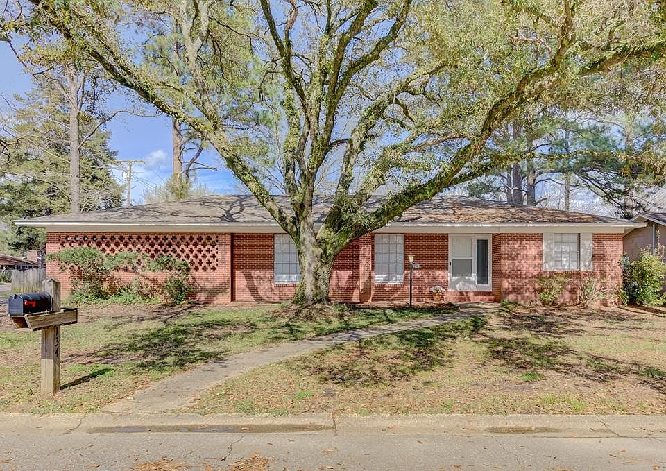 1st image of 134 Sherwood Dr