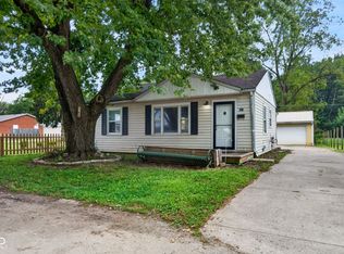 321 E 39th St, Anderson, IN 46013
