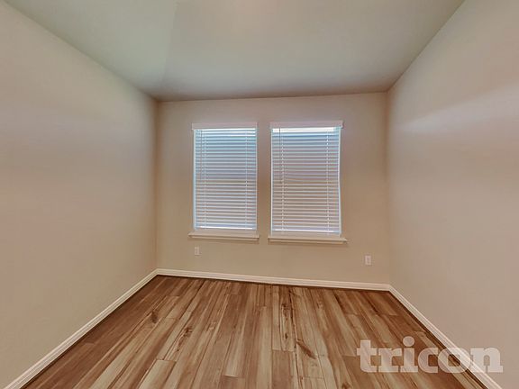 3rd image of 13623 Emerson Way