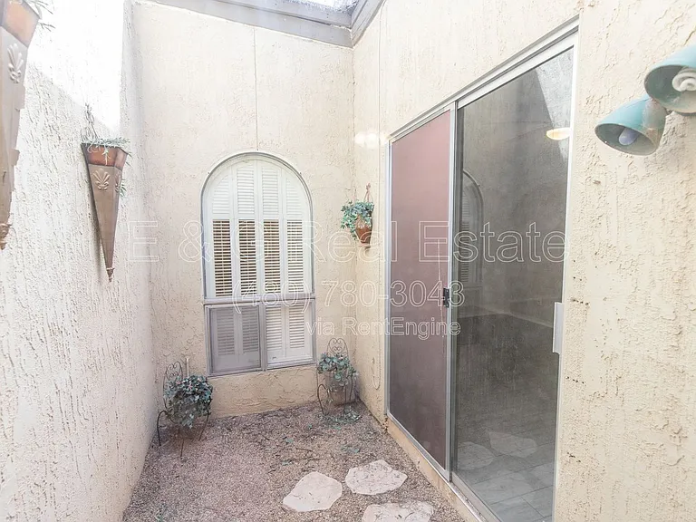 2908 E Avenida Olivos — Photo 7