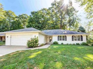 2122 Sugar Maple Ct, Green Bay, WI 54304