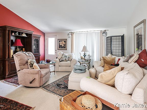 5th image of 3717 Miramar Ave NE