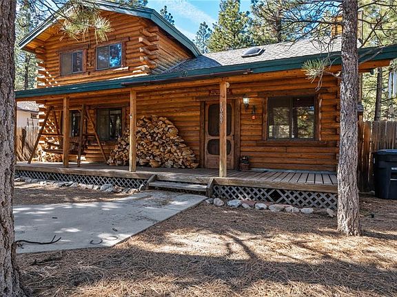 2nd image of 1089 Hemlock Ln
