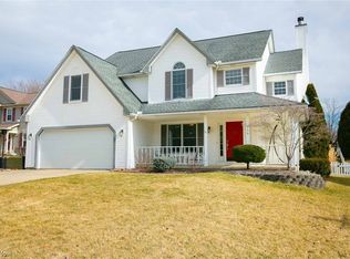 950 Countryside Dr, Medina, OH