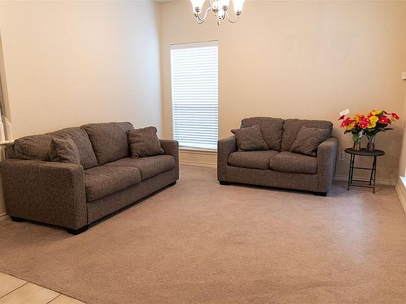 5th image of 909 Wenk Ct