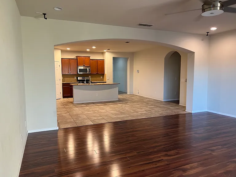 1019 W Spur Dr — Photo 14