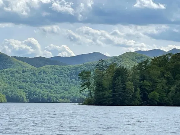 10 Grouse Mountain Trl, Hayesville, NC 28904