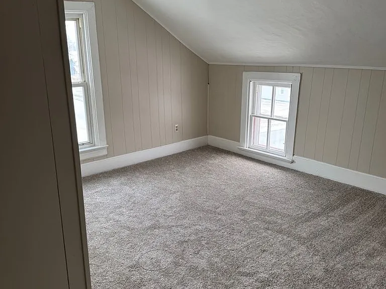 102 2nd Ave NW — Photo 9