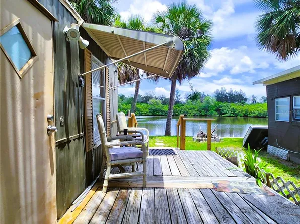 6975 Edgewater Dr, New Port Richey, FL 34652