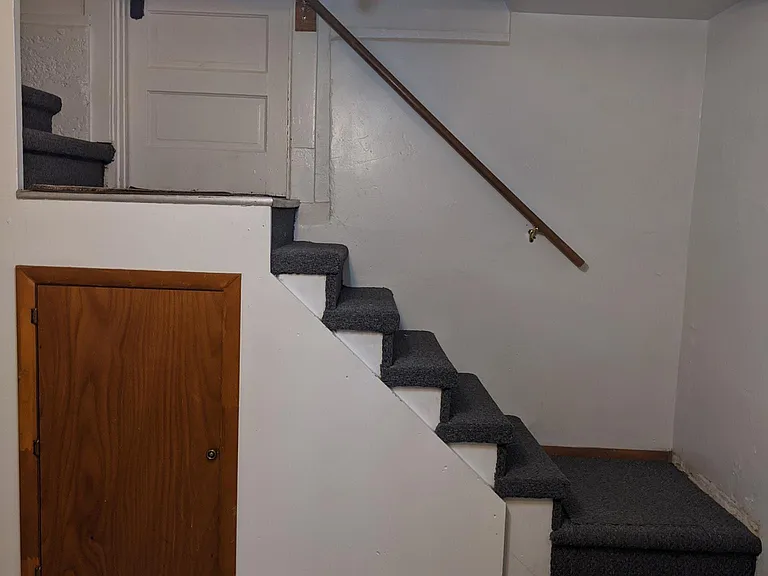 109 S 8th Ave #3 — Photo 6