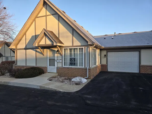 1684 Willow Circle Dr #1684, Crest Hill, IL 60403