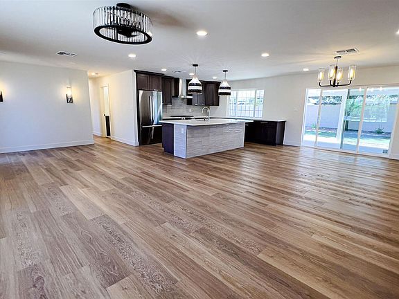4th image of 8449 E Orange Blossom Ln