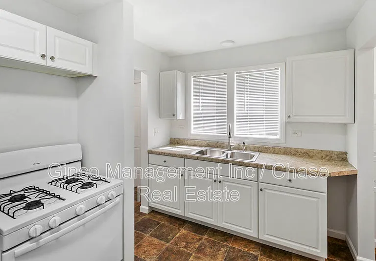 2203 Ottawa Ave #NAPLATE — Photo 2