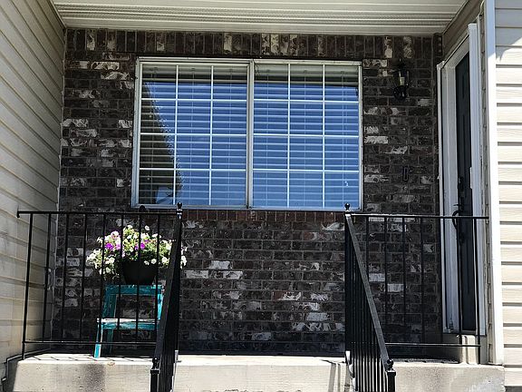 2nd image of 3195 College Ct