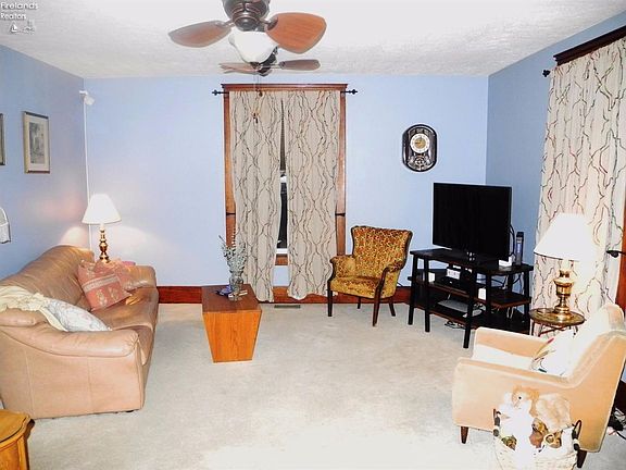 4th image of 133 Schonhardt St