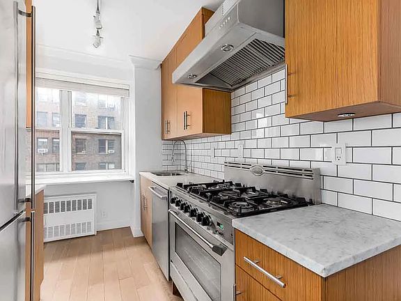 4th image of 400 E 54th St APT 14C