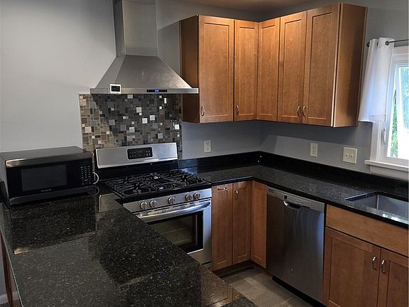 4th image of 80 David Ave