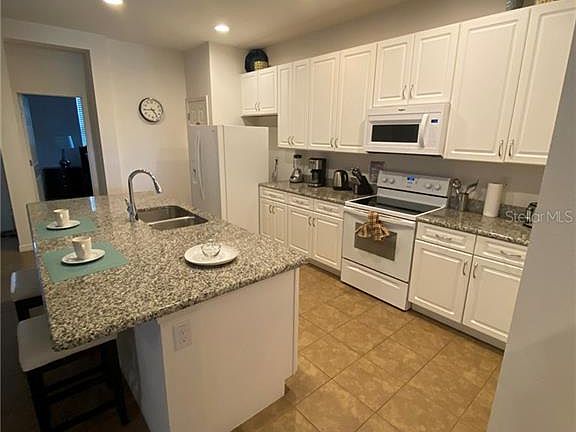 2nd image of 2658 Rosemont Cir