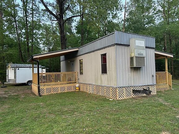 3rd image of 411 Oak Tree Dr