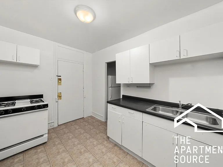 2331 N Spaulding Ave #1A — Photo 7