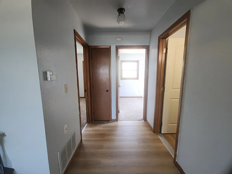 1860 Evans St — Photo 23