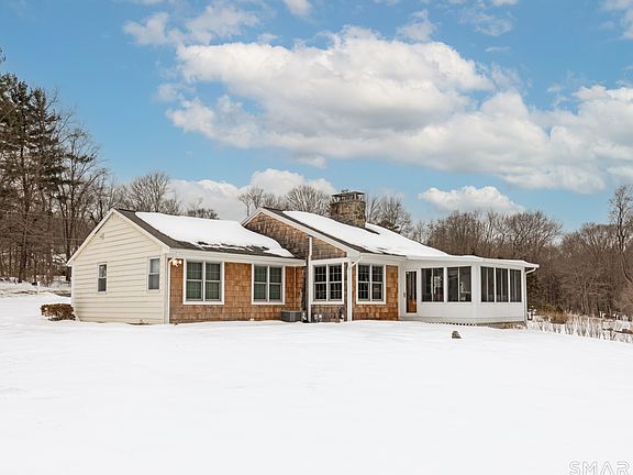 2nd image of 428 Breakneck Hill Road