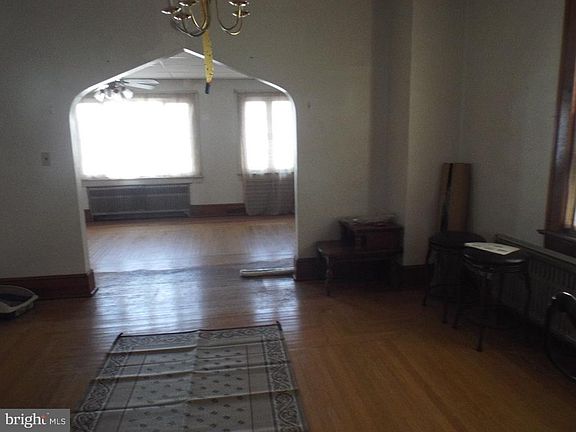 5th image of 449 Sunbury St