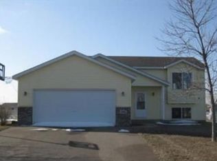 1415 10th Ave SE, Cambridge, MN 55008