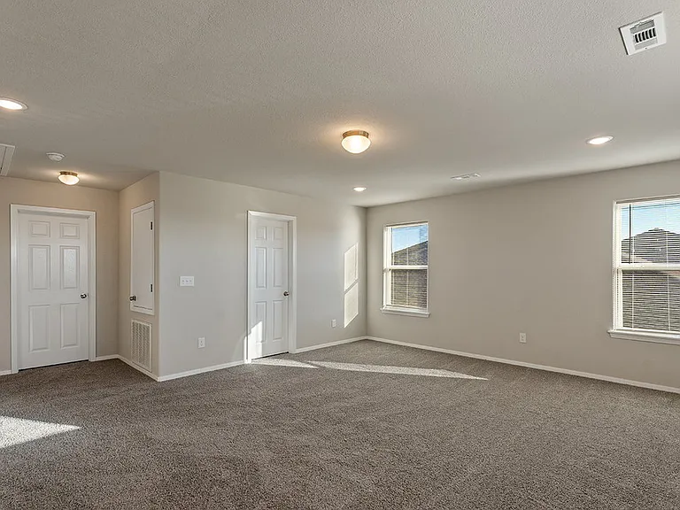 612 Woodcreek Loop — Photo 11