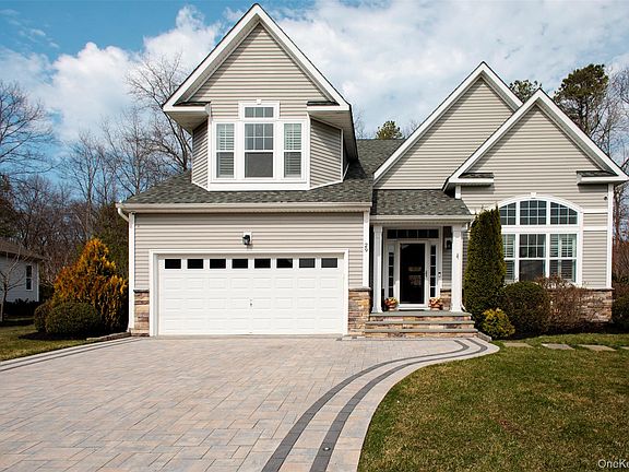 2nd image of 29 Wildflower Drive