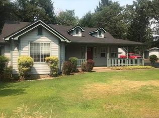 120 Mountain Pine Dr, Grants Pass, OR 97526