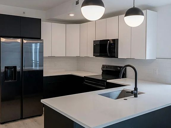 3rd image of 1103 S 47th St #3C