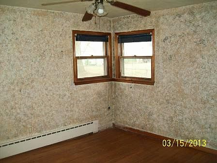 4th image of 5327 Lexington Ave