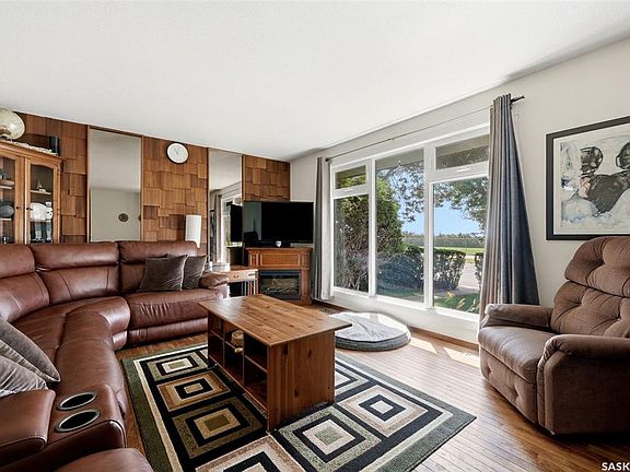 4th image of 7208 Dewdney AVENUE