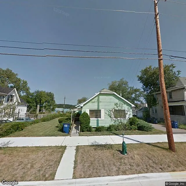 512 E 8th St photo 1