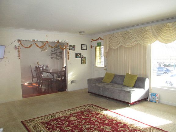 3rd image of 6958 W Summerdale Ave