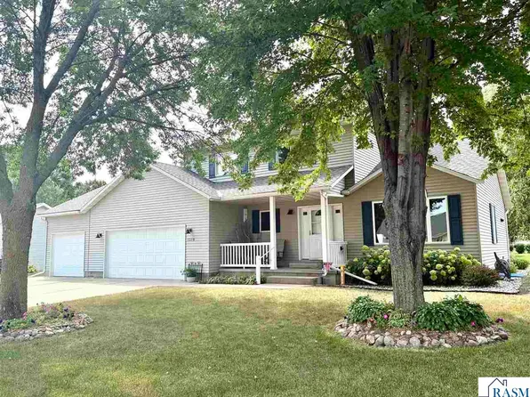 1310 Lloyd Ln, Saint Peter, MN 56082
