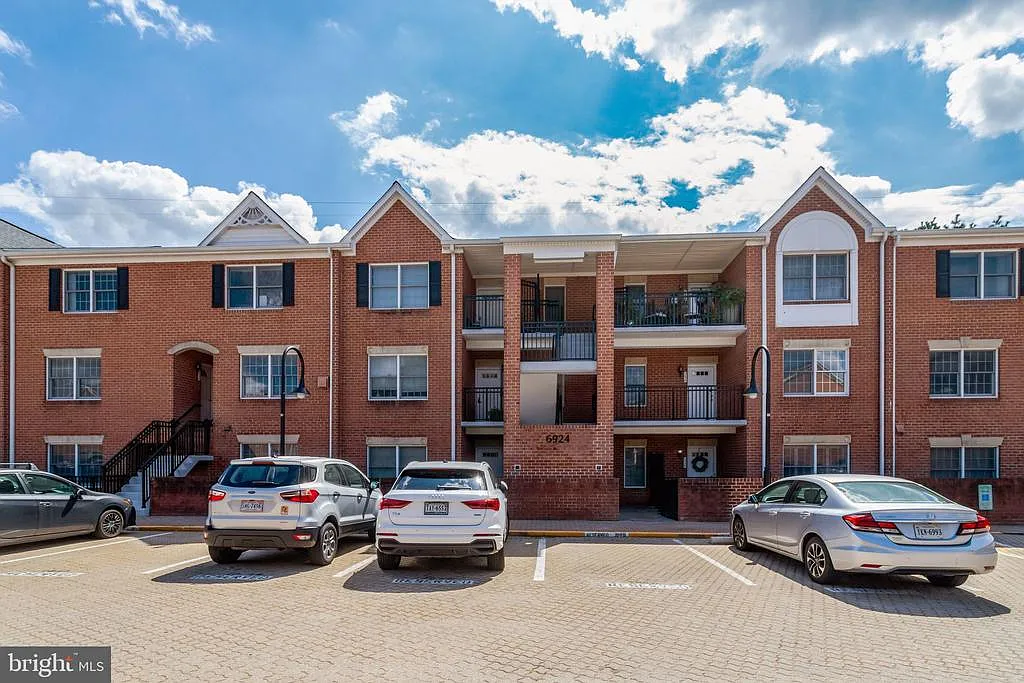 2 bed, 2.0 bath, 986 sqft, $3,200 — Photo 1