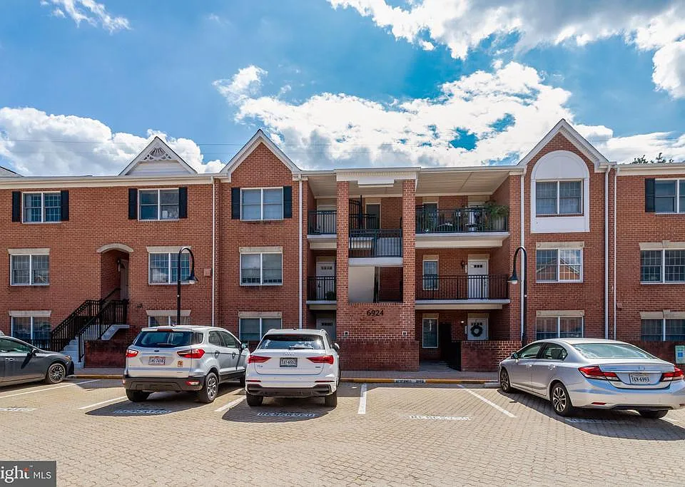 6924 Fairfax Dr #334
